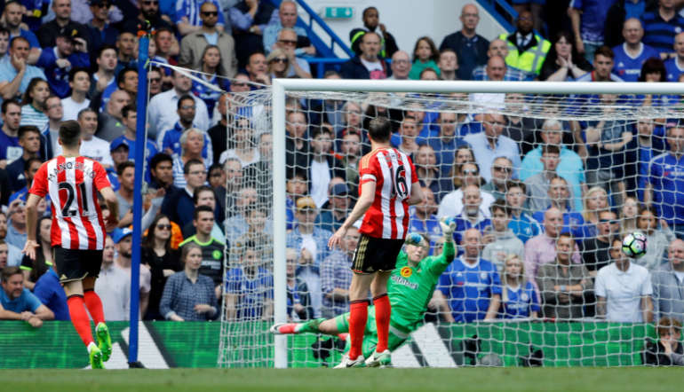 Sunderland jugando en 2017 en Stamford Bridge