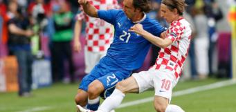 Centrocampistas de lujo: Modric de Croacia y Pirlo de Italia