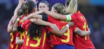 españa femenina sueldo salarios