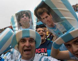 ¿Quién es el mejor futbolista de la historia: Maradona o Messi?