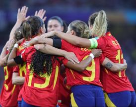 españa femenina sueldo salarios
