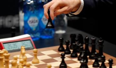 Gambito de Dama y el mundo del ajedrez profesional